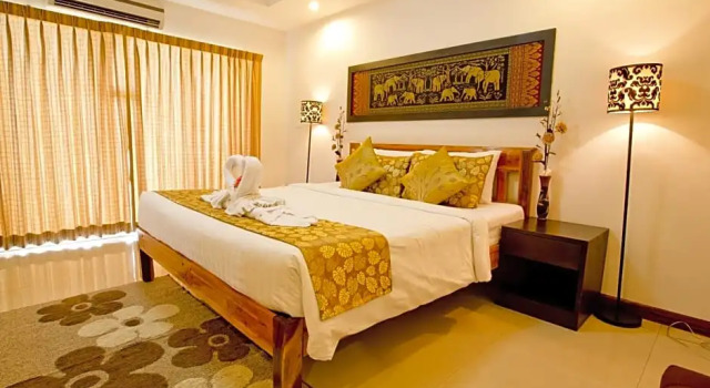 Двухместный номер Deluxe с балконом Sinsuvarn Airport Suite Hotel