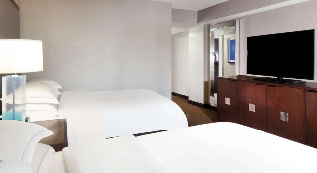 Четырёхместный номер Standard Hilton Parsippany