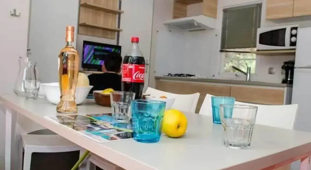 Коттедж Luxury с 3 комнатами Camping Les Plans