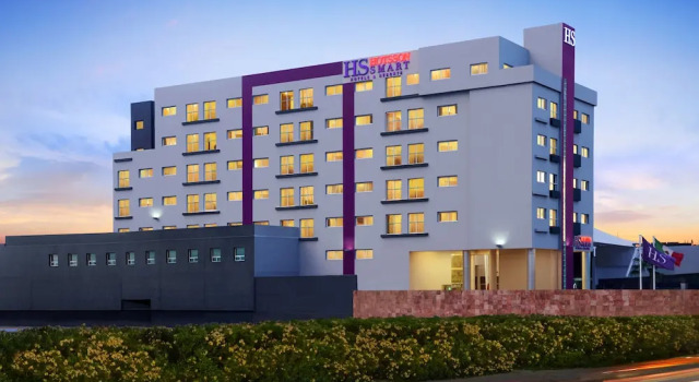 Wyndham Garden Leon Centro Max Hotel, Забронировать Отель Леон Гуанахуато, рядом с Centro Max Shopping center