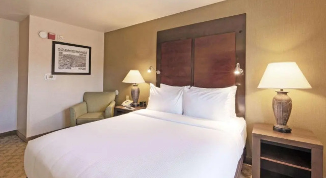 Четырёхместный номер Standard Gold Miners Inn Grass Valley, an Ascend Collection Hotel