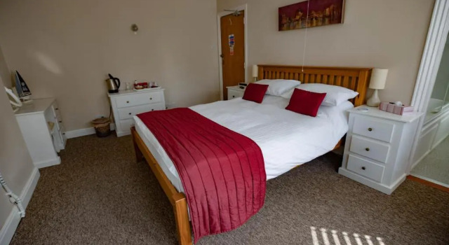 Standard- dobbelt værelse med delvis havudsigt Claremont Guesthouse