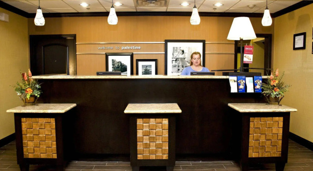 Hampton Inn & Suites Palestine