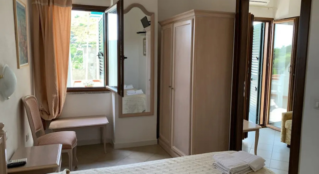 Standard Dreier Zimmer 2 Schlafzimmer mit Balkon Luna e stelle