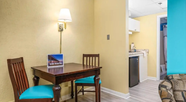 Люкс Cayman Suites Hotel