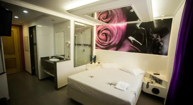 Люкс Luxury Flash Motel - Adults Only