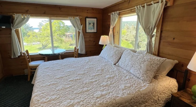 Номер Deluxe Deer Harbor Inn
