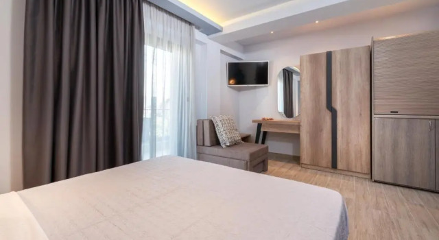 Oasis, Book Hotel Sarti 