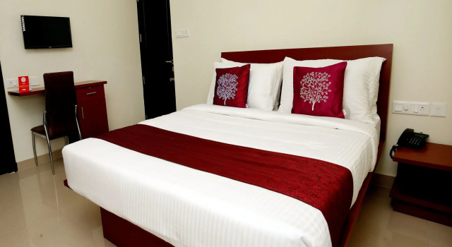 OYO Flagship 10051 Hotel Tyche Stays
