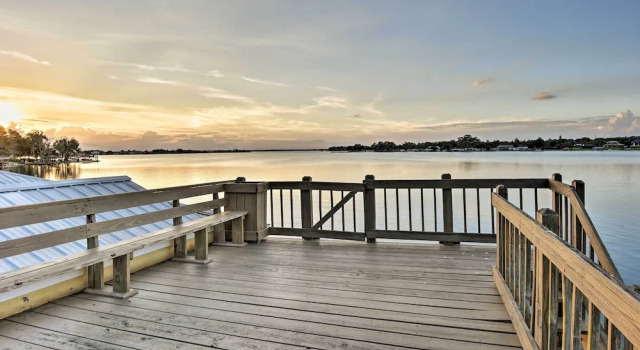 Коттедж Lakefront Florida Retreat - Pool Table & Boat Dock