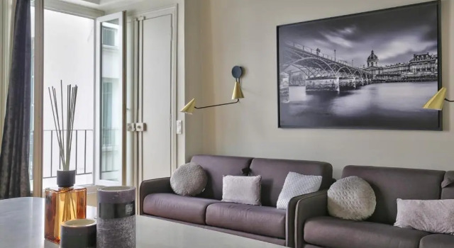 70 - Authentic Parisian Flat, Забронировать Отель 3-й округ: Маре Париж, рядом с Станция метро Rambuteau