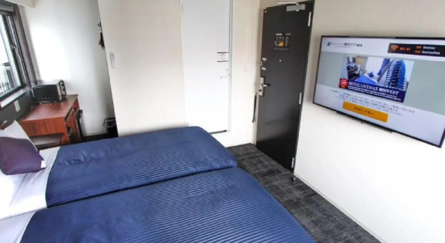 Двухместный номер HOTEL LiVEMAX Umeda WEST