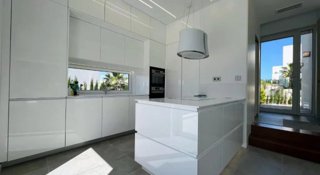 New Luxury Villa with private pool in Las Colinas golf resort LC3, Забронировать Курортный отель Ориуэла-Коста провинция Аликанте