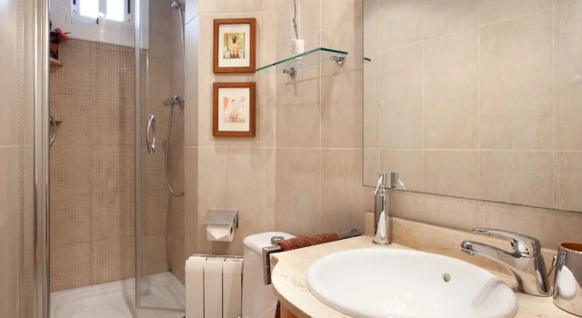 Sagrada Gaudi 2BD
