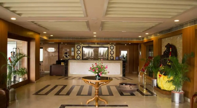 Oyo Premium Vani Vihar, Prenota Hotel Hotel a Orissa con parcheggio, Parcheggio