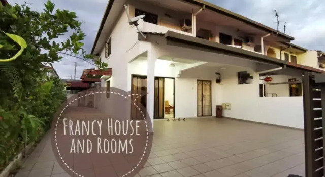 Chill and Traditional House in Bercham Ipoh