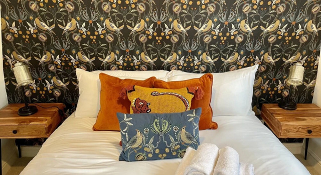Cosy Oasis in the Heart of Clifton Village, Забронировать Отель Клифтон Бристоль