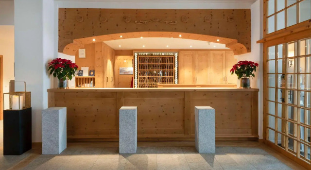 Edelweiss Swiss Quality Hotel, Book Hotel Hoteller i Bregaglia Valley med parkering, Parkering