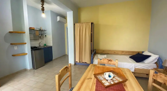 Апартаменты Цокольный этаж c 1 комнатой с видом на сад Kalypso Studios & Apartments