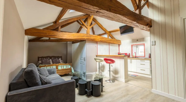 Studio in Mouterre-silly, With Pool Access, Enclosed Garden and Wifi -, Buchen Sie Ferienwohnung Mouterre-Silly Frankreich
