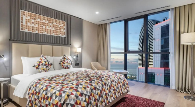 Двухместный люкс Executive с видом на море Отель Ramada Plaza By Wyndham Batumi