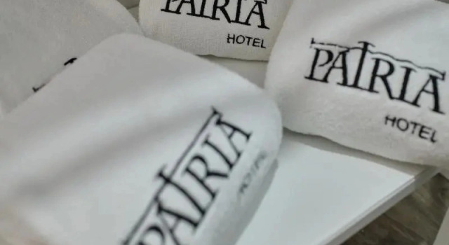 Трёхместный номер Standard с балконом Patria Hotel