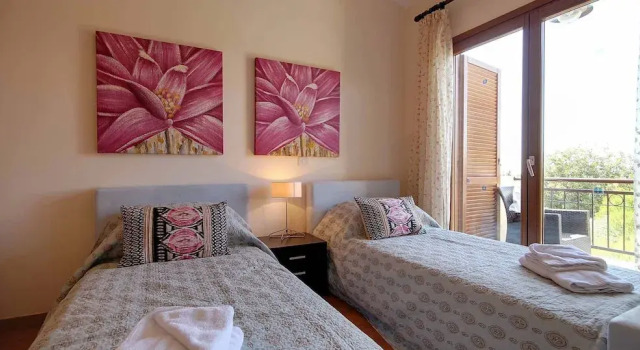 Villa HG12 - Athina, Забронировать Вилла Хлоракас , рядом с Пляж Сент Джордж