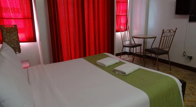 Люкс Ambassador с балконом Ecoland Suites & Inn