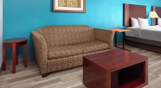 Люкс La Quinta Inn & Suites by Wyndham Woodward