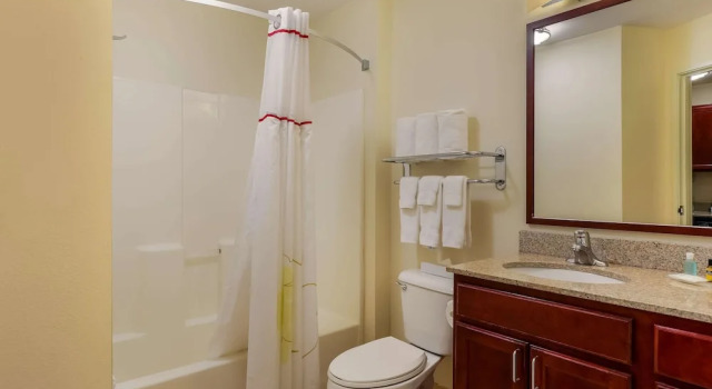Четырёхместный номер Standard MainStay Suites Fitchburg - Madison