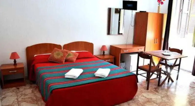 Ariosto B&B, Забронировать Отель Отели Рима 3 звезды, рядом с Piazza San Giovanni in Laterano, 3*