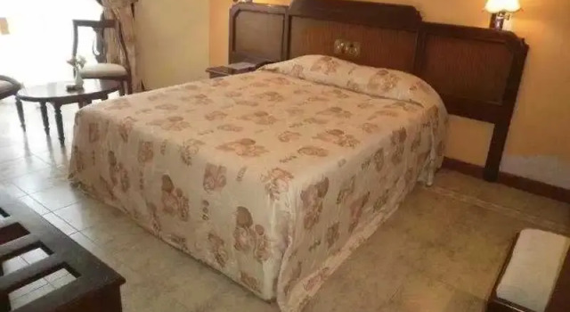 Одноместный номер Standard с балконом Senani Hotel