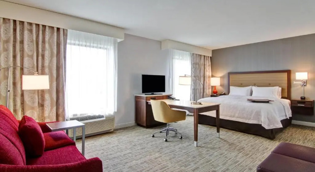 Люкс Hampton Inn & Suites Detroit/Troy