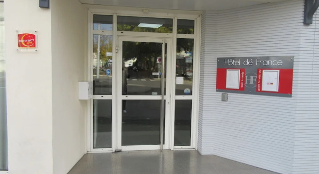 P'tit Dej Hôtel de France, Rezerwuj Hotel Hotele w Charente-Maritime z parkingiem, Parking