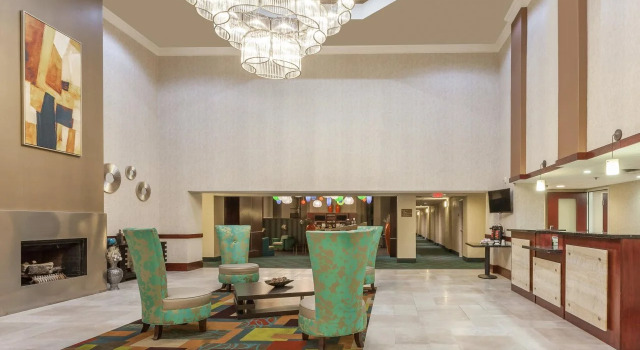 Holiday Inn Hotel & Suites Oklahoma City North, an IHG Hotel, 预订 酒店 俄克拉何马城 俄克拉何马州