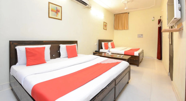 OYO 4894 Hotel The Diamond Chandigarh