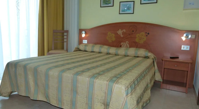 Standard triplă cameră cu balcon și cu vedere la mare Hotel Ideal