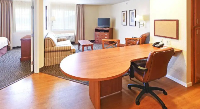 Номер Standard Candlewood Suites Fayetteville – University of Arkansas by IHG