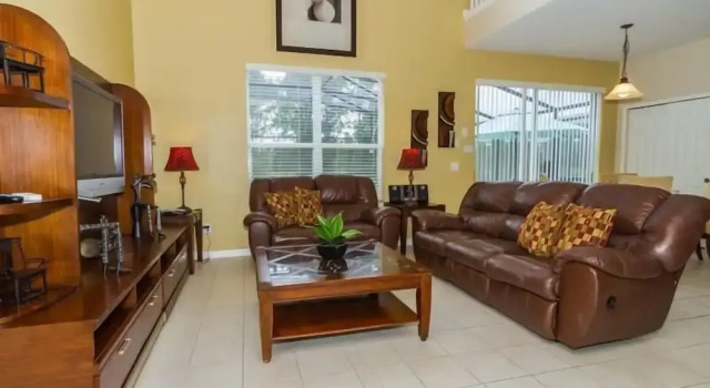 Коттедж с 6 комнатами Amazing 6 Bedrooms 4 Baths 1028ocb