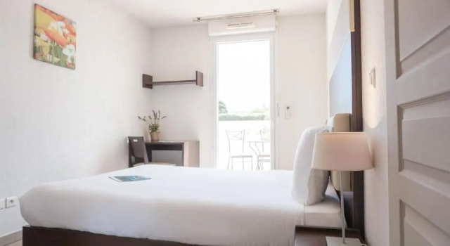 Апартаменты c 1 комнатой Comfort Aparthotel Six-Fours