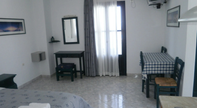 Blue and White Studios & Apartments