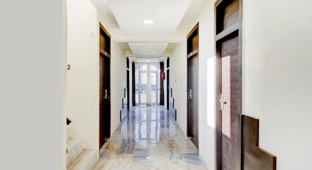 OYO 77516 Hotel Swastik, Забронировать Отель Буландшар штат Уттар-Прадеш