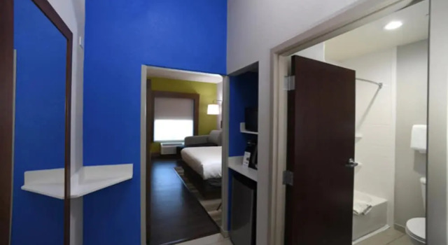 Двухместный номер Standard Holiday Inn Express Seguin by IHG