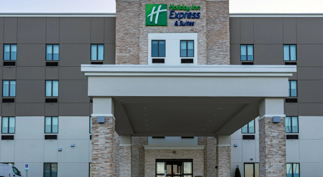 Holiday Inn Express & Suites Columbus - Worthington by IHG
