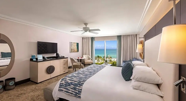 Двухместный номер Deluxe oceanfront The Palms Hotel & Spa