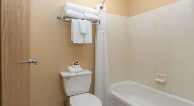 Двухместный номер Standard White Pine Inn & Suites