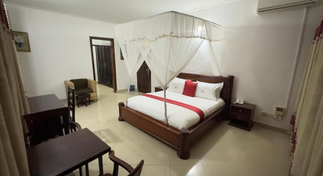 Двухместный номер Standard с балконом и с видом на озеро Sienna Beach Hotel - Entebbe