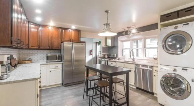 Апартаменты 225 6th Avenue Unit 3