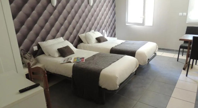 Двухместный номер Standard Logis Hôtel-restaurant Les Coudercous