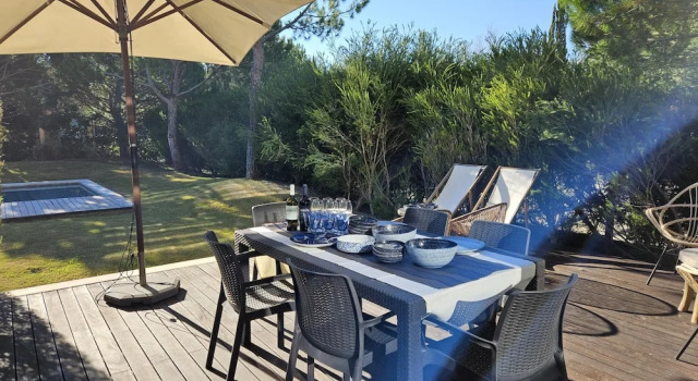 Коттедж Tr ia Beach House With Pool